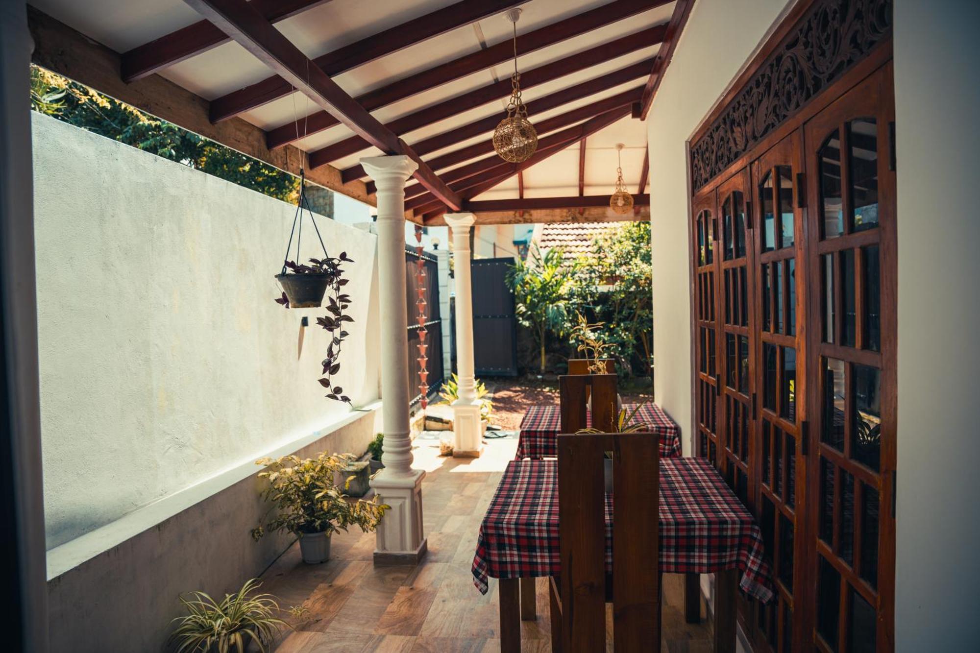 Bisandu Guesthouse มิริสซา ภายนอก รูปภาพ
