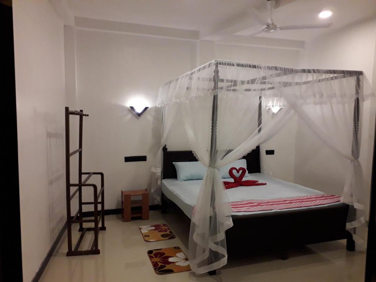 Bisandu Guesthouse มิริสซา ภายนอก รูปภาพ